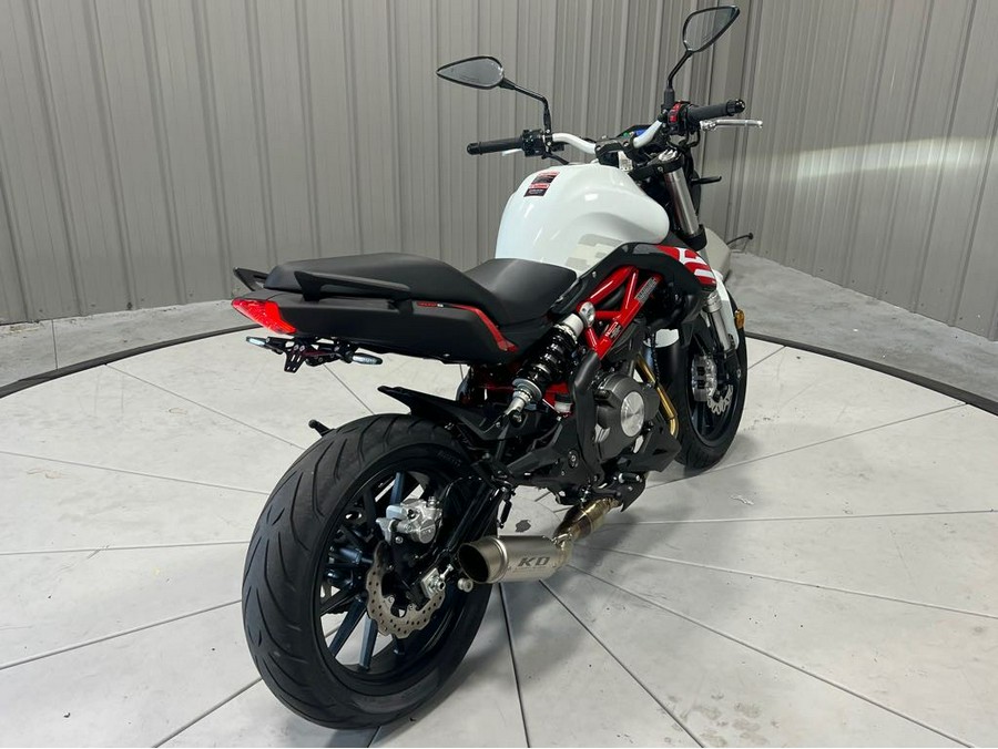 2022 Benelli 302S