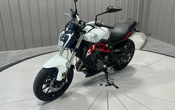 2022 Benelli 302S