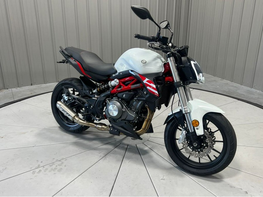 2022 Benelli 302S