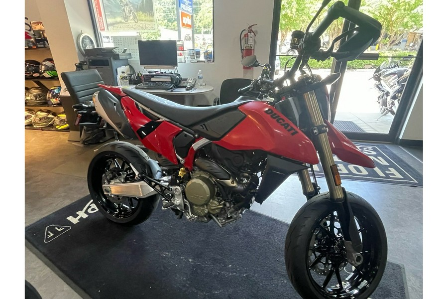 2024 Ducati Hypermotard 698 - Red