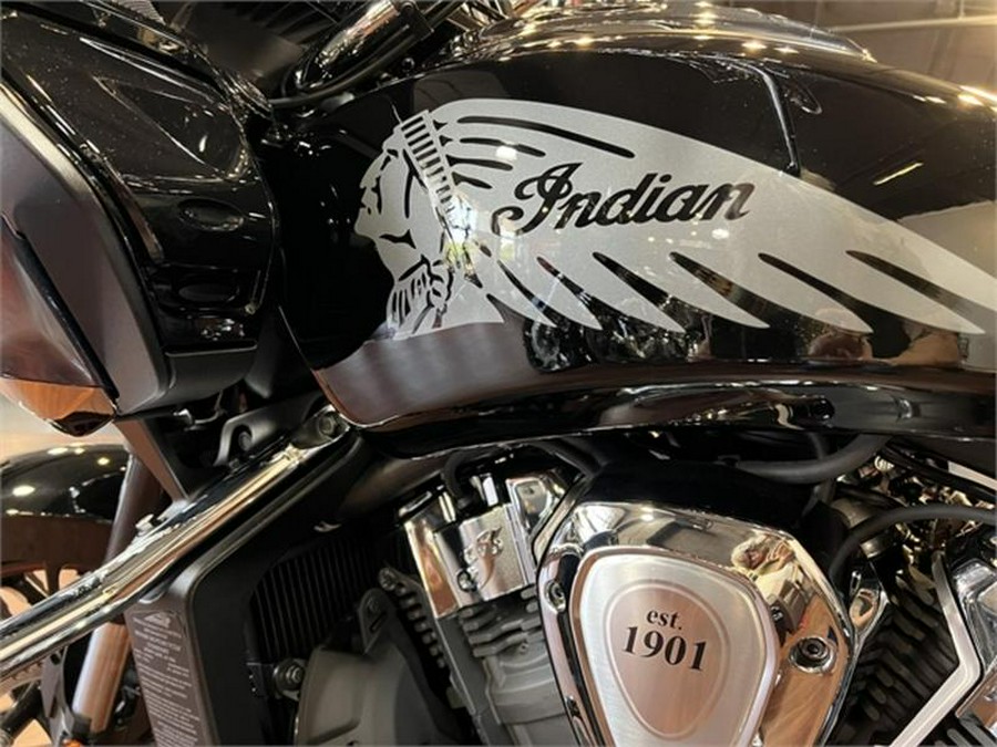 2023 Indian Motorcycle® Challenger® Limited Black Metallic