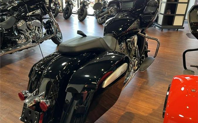 2023 Indian Motorcycle® Challenger® Limited Black Metallic