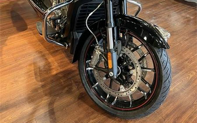 2023 Indian Motorcycle® Challenger® Limited Black Metallic