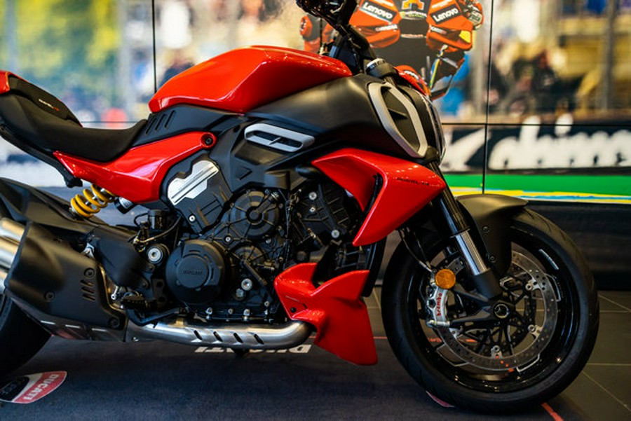 2025 Ducati DIAVEL V4