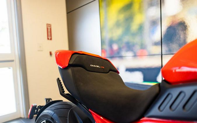 2025 Ducati DIAVEL V4