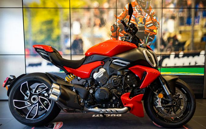 2025 Ducati DIAVEL V4