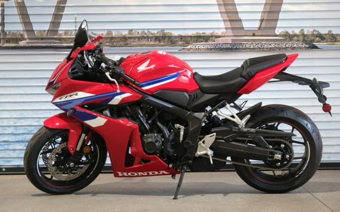 2026 Honda CBR650R E-Clutch