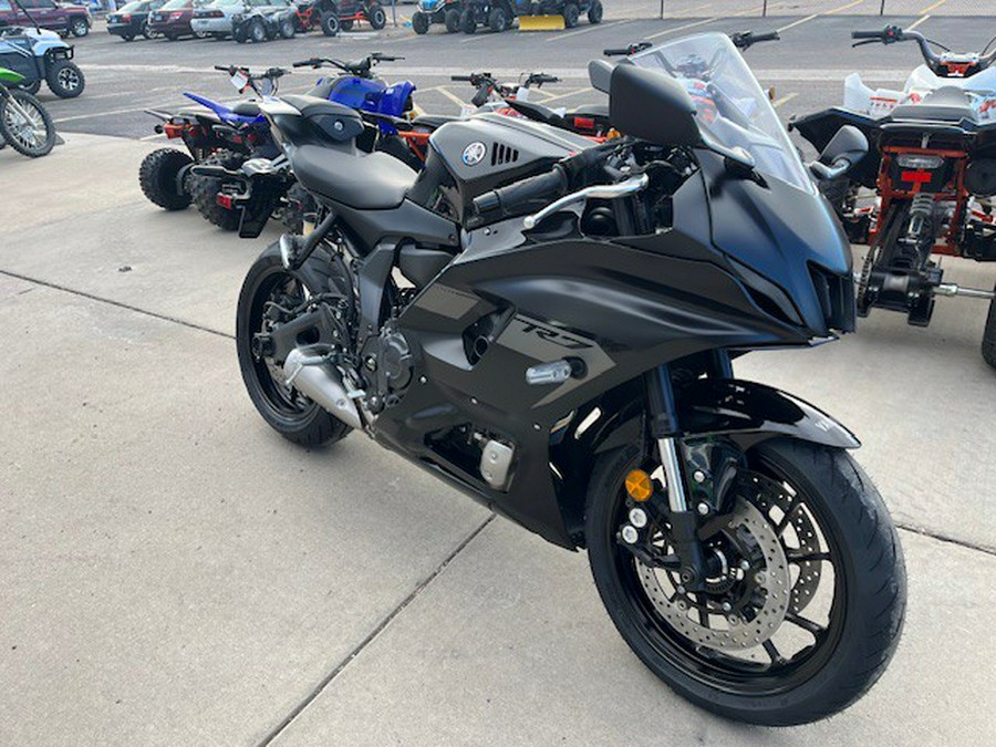2025 Yamaha YZF-R7