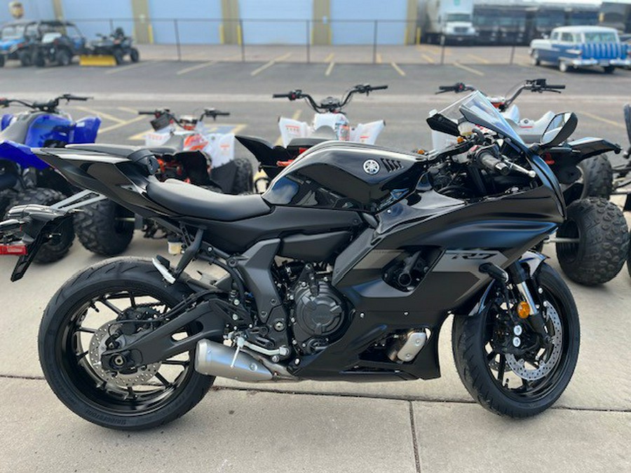 2025 Yamaha YZF-R7