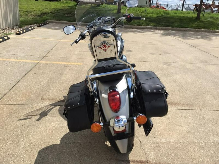 2016 Kawasaki Vulcan® 900 Classic LT