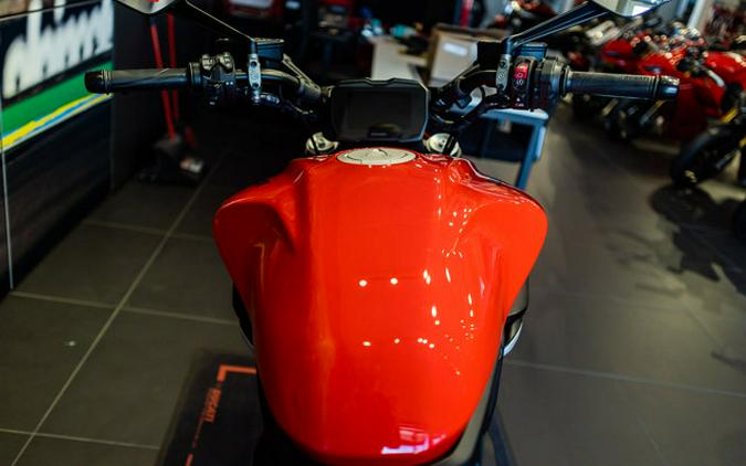 2025 Ducati DIAVEL V4