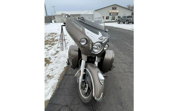 2018 ROADMASTER, BRONZE/THUNDER BLK - Indian Motorcycle