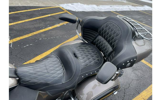 2018 ROADMASTER, BRONZE/THUNDER BLK - Indian Motorcycle