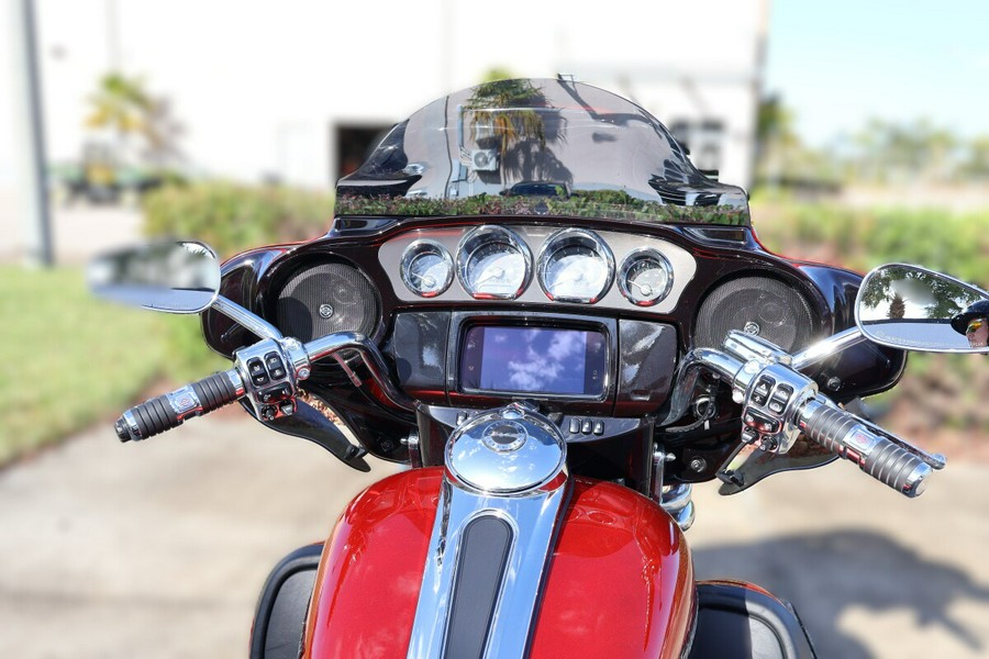 2021 Harley-Davidson CVO Tri Glide FLHTCUTGSE