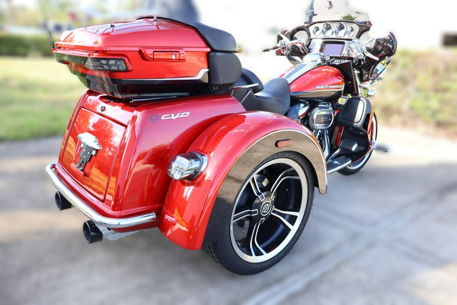 2021 Harley-Davidson CVO Tri Glide FLHTCUTGSE