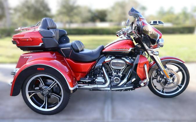 2021 Harley-Davidson CVO Tri Glide FLHTCUTGSE
