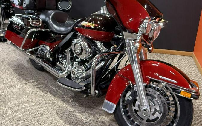 2010 Harley-Davidson® Electra Glide® Ultra Limited MERLOT/CHERRY