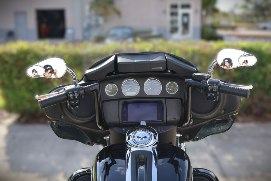 2022 Harley-Davidson Tri Glide Ultra FLHTCUTG