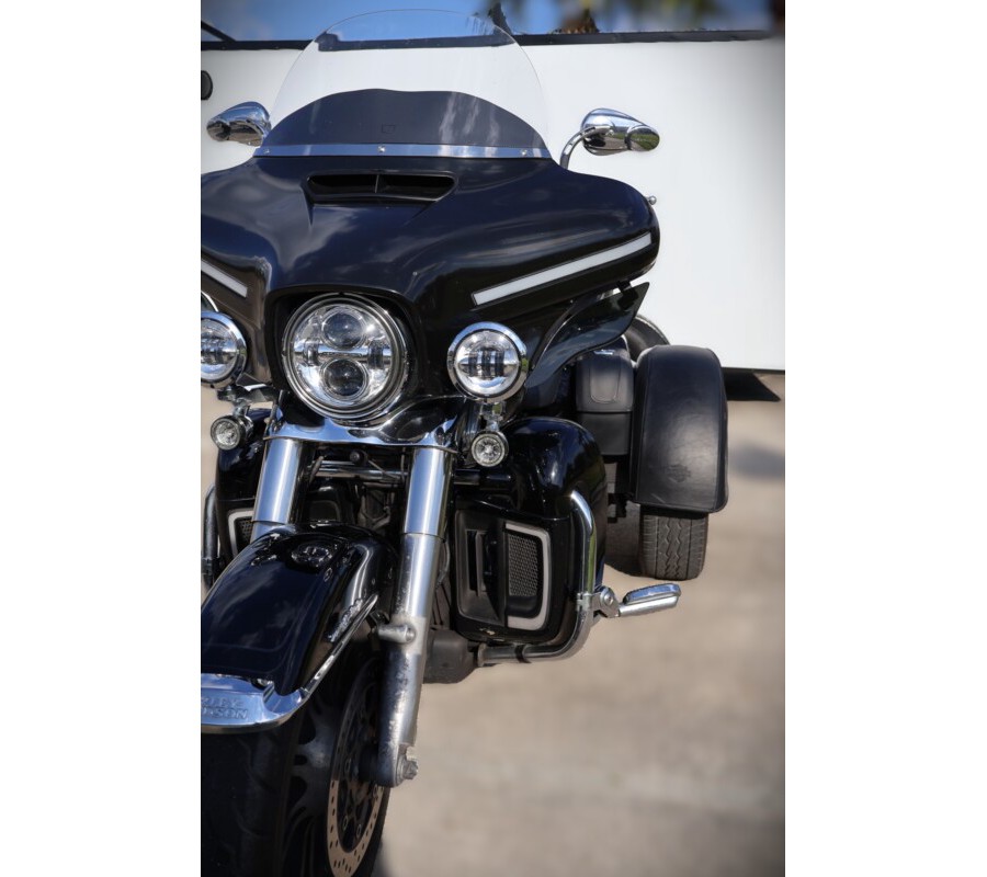 2022 Harley-Davidson Tri Glide Ultra FLHTCUTG