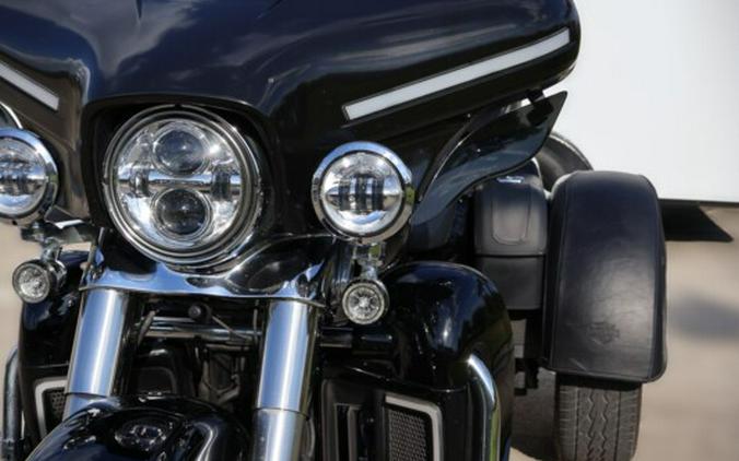 2022 Harley-Davidson Tri Glide Ultra FLHTCUTG