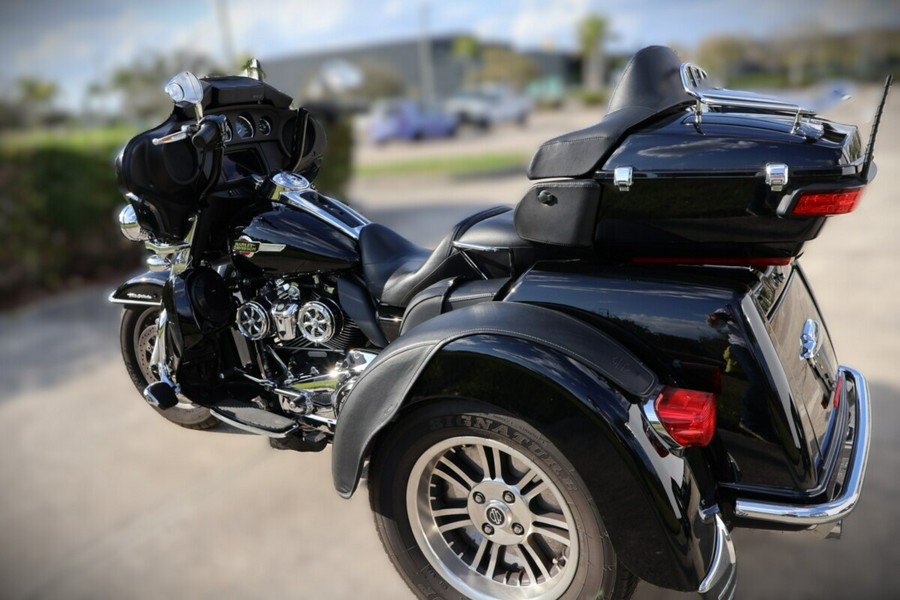 2022 Harley-Davidson Tri Glide Ultra FLHTCUTG