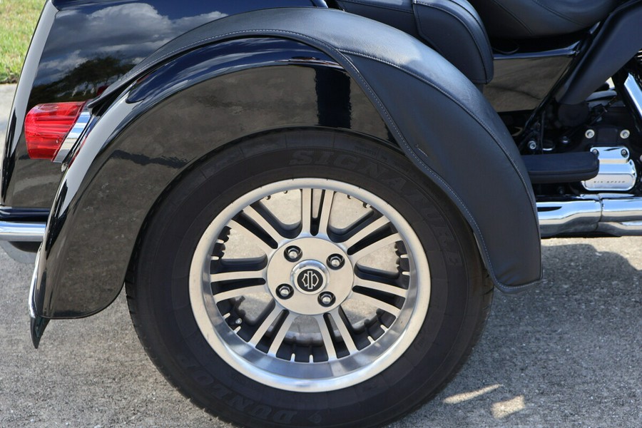 2022 Harley-Davidson Tri Glide Ultra FLHTCUTG