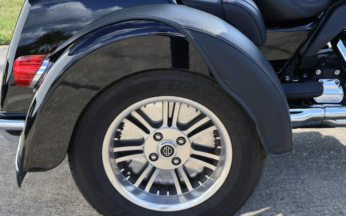 2022 Harley-Davidson Tri Glide Ultra FLHTCUTG