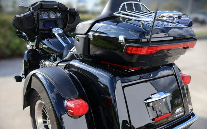 2022 Harley-Davidson Tri Glide Ultra FLHTCUTG