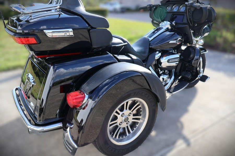 2022 Harley-Davidson Tri Glide Ultra FLHTCUTG