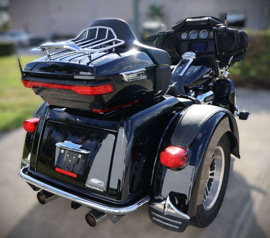 2022 Harley-Davidson Tri Glide Ultra FLHTCUTG