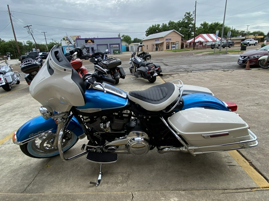 2021 HarleyDavidson® Electra Glide® Revival™ HiFi Blue/Birch White
