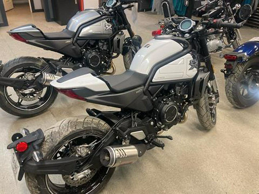 2022 CFMOTO 700CL-X Sport