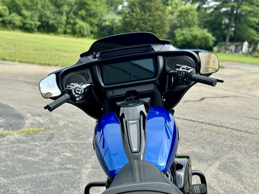 2024 Harley-Davidson Street Glide® Blue Burst - Black Finish