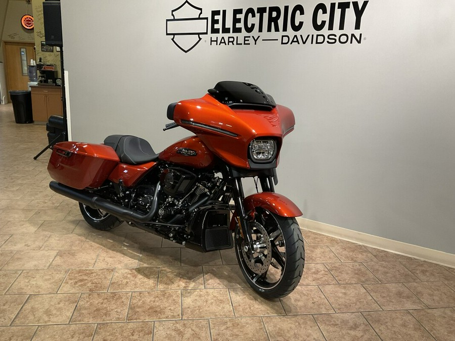 2025 Harley-Davidson® Street Glide® Brilliant Red FLHX