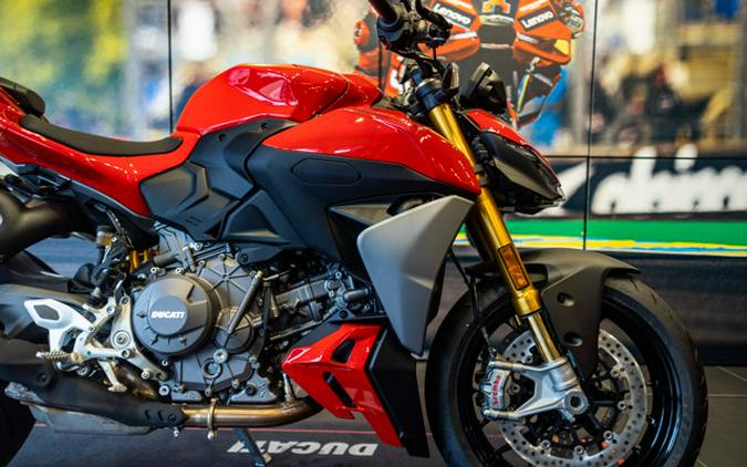 2026 Ducati STREET FIGHTER V2S