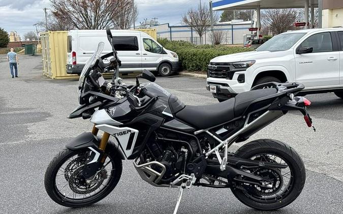 2025 Triumph Tiger 900 Rally Pro Carbon Black / Sapphire Black