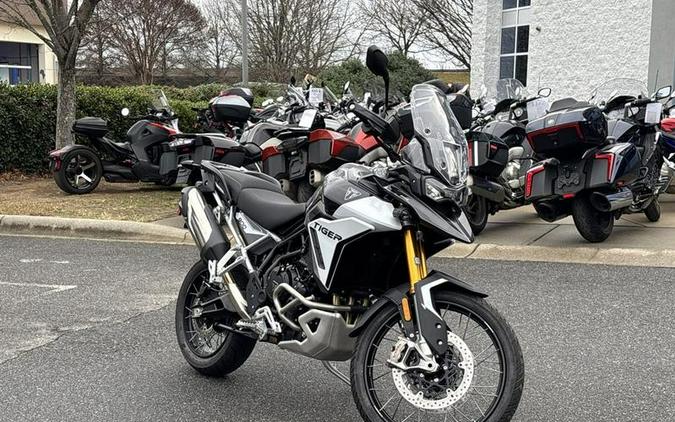 2025 Triumph Tiger 900 Rally Pro Carbon Black / Sapphire Black