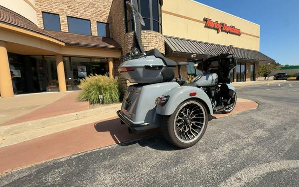 2026 Harley-Davidson® Street Glide 3 Limited Dark Billiard Gray - Black Finish