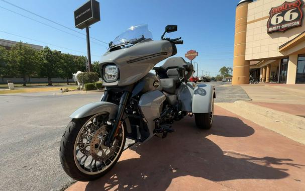 2026 Harley-Davidson® Street Glide 3 Limited Dark Billiard Gray - Black Finish