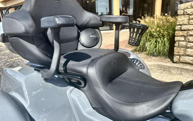2026 Harley-Davidson® Street Glide 3 Limited Dark Billiard Gray - Black Finish