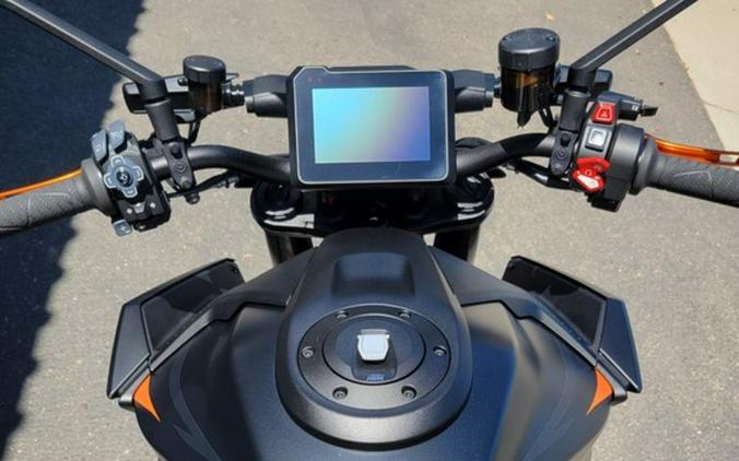 2025 KTM Superduke 1390R EVO
