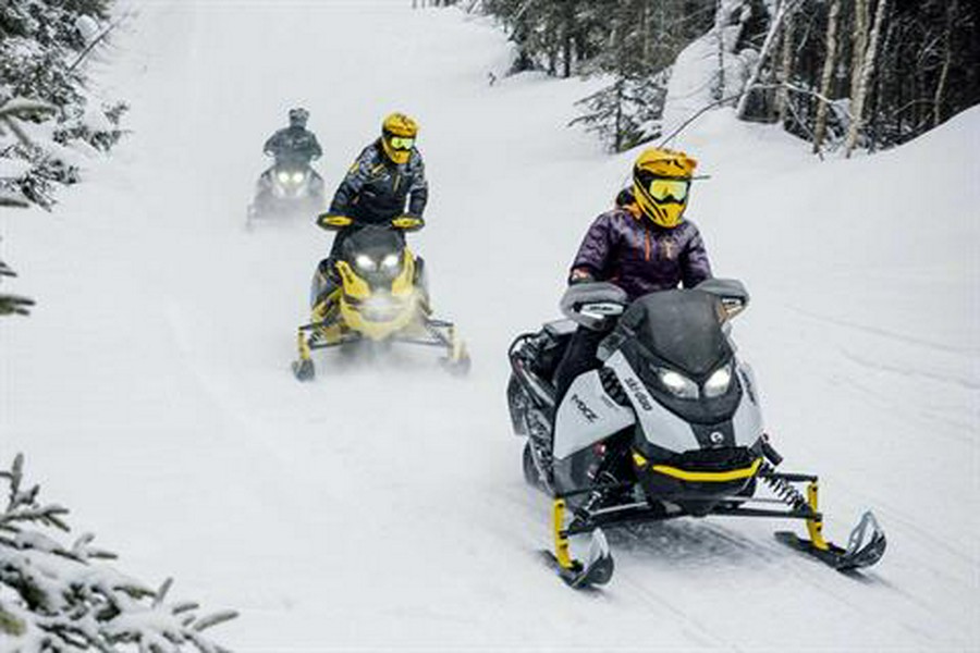 2024 Ski-Doo MXZ Adrenaline with Blizzard Package 137 600R E-TEC ES Ice Ripper XT 1.25