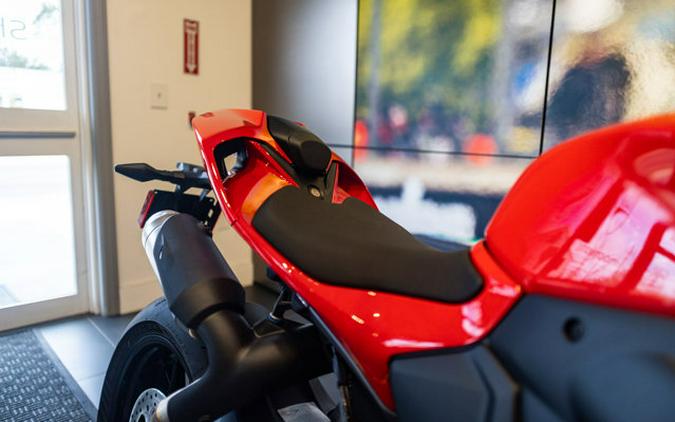 2026 Ducati STREET FIGHTER V2S