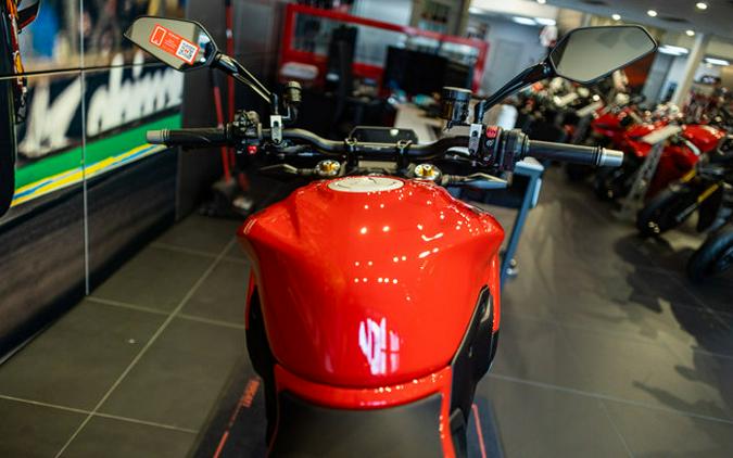 2026 Ducati STREET FIGHTER V2S