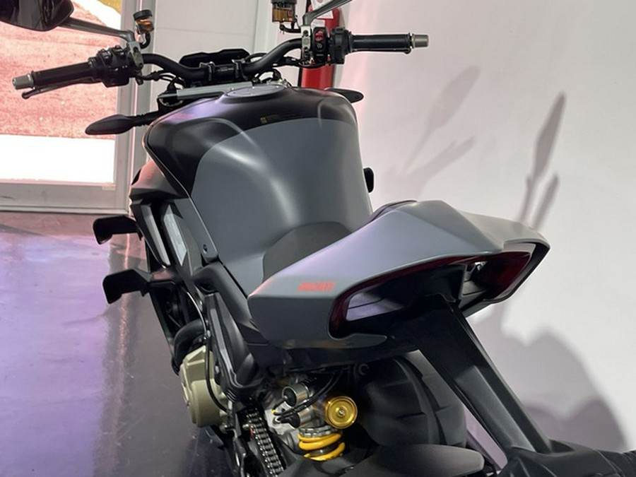 2024 Ducati Streetfighter V4 S Grey & Black