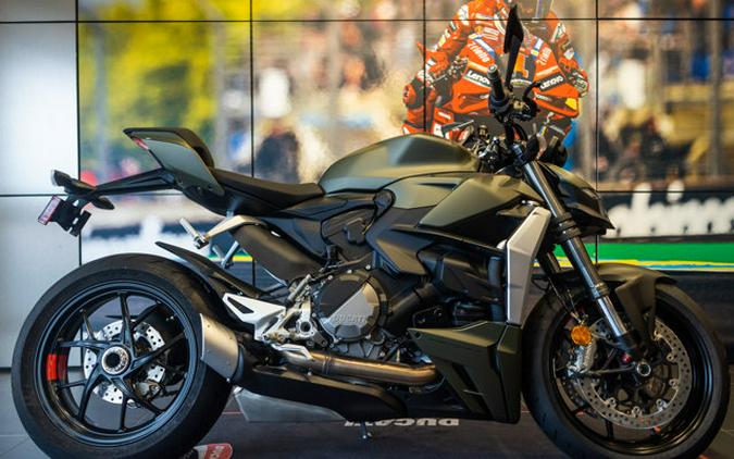 2025 Ducati STREETFIGHTER V2