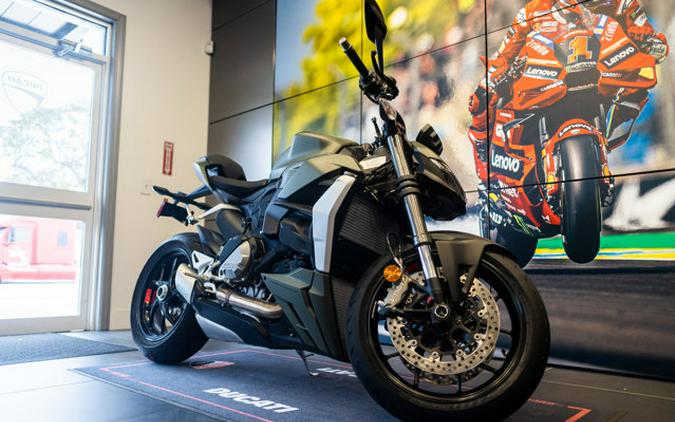 2025 Ducati STREETFIGHTER V2
