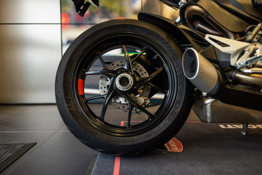 2025 Ducati STREETFIGHTER V2