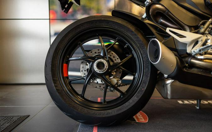 2025 Ducati STREETFIGHTER V2