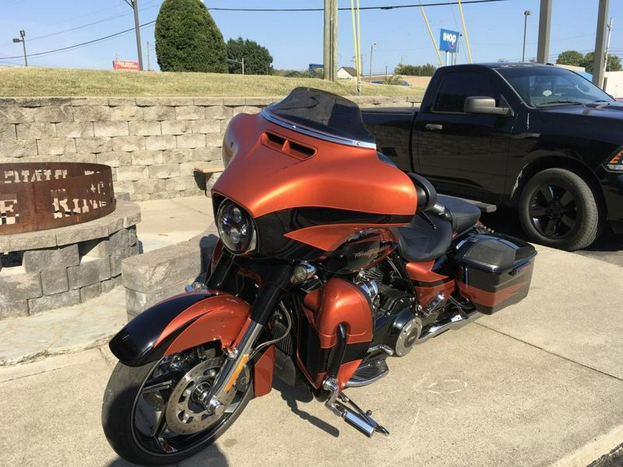 2017 Harley-Davidson® FLHXSE - CVO™ Street Glide®